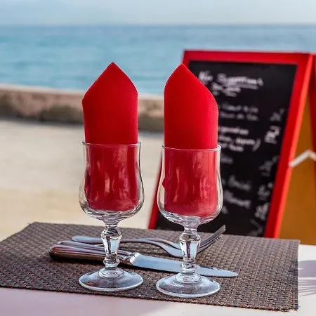 Le California Apartment